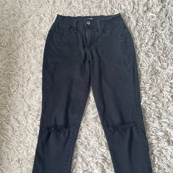 LIKE NEW Size 5/26 FashionNova Black Canopy Skinny Jeans - Picture 3 of 8